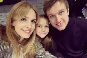 Восьмилетняя блогерша: дочь Анатолия Руденко и Елены Дудиной активно ведет страницу в "Инстаграме" (новые фото)