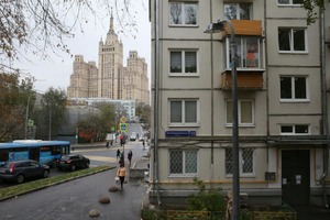 Средняя цена одного квадратного метра жилья в хрущевках за год увеличилась на 13 % (49,7 тыс. рублей)