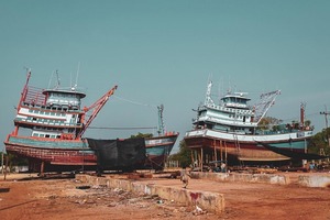 Постелите мне "Черную жемчужину": компания из Сан-Диего превращает старинные рыбацкие лодки в уникальные деревянные полы