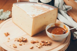 Исследования показывают, что сыр и орехи могут защитить нас от заболеваний легких