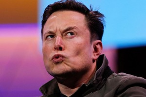 Главный исполнительный директор Tesla: «У меня умеренный случай COVID-19». Илон Маск сомневается в результатах теста