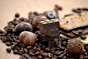 Печени вредит не только алкоголь: диетолог рассказала о вреде шоколада