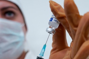 В России начались клинические испытания вакцины «Спутник Лайт» от коронавируса