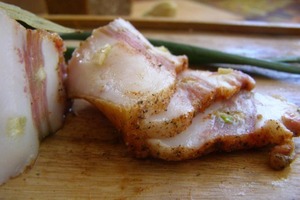 "Паровое сало" - самое вкусное сало с чесноком, которое я когда-либо ела. Делюсь рецептом