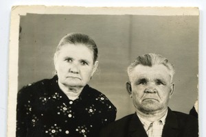 Старые фотографии: почему у людей на фото не было улыбок