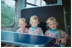 Абсолютно идентичные девочки-тройняшки, родившиеся в 1987 году: можно ли их отличить сегодня. Фото