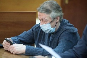 Не изменился в лице, а фанаты заплакали: Михаилу Ефремову вынесли приговор