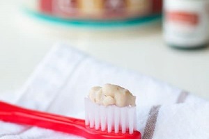 Два года не чистила зубы покупной пастой, и стоматолог сказал, что они здоровы: секрет в домашней глиняной пасте с корицей (рецепт)