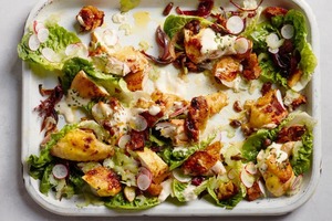 Простой рецепт вкусного салата с цыпленком и йогуртом