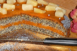 Свекровь научила готовить постный маково-апельсиновый торт с консервированными ананасами: получилось вкусно