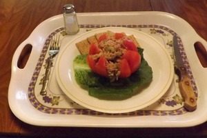 Острый салатик с консервированным тунцом и васаби: пошаговый рецепт с фото