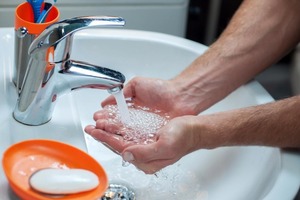 Самые популярные ошибки при мытье рук, которые увеличивают количество бактерий