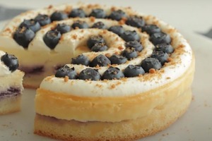 Черничный чизкейк с бисквитным основанием: роскошный десерт, с которым справится любая хозяйка