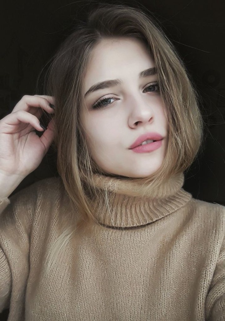 алиса знает что делать маша. маша белый яр. маша белая. машка белая. маша белоснежная робин.